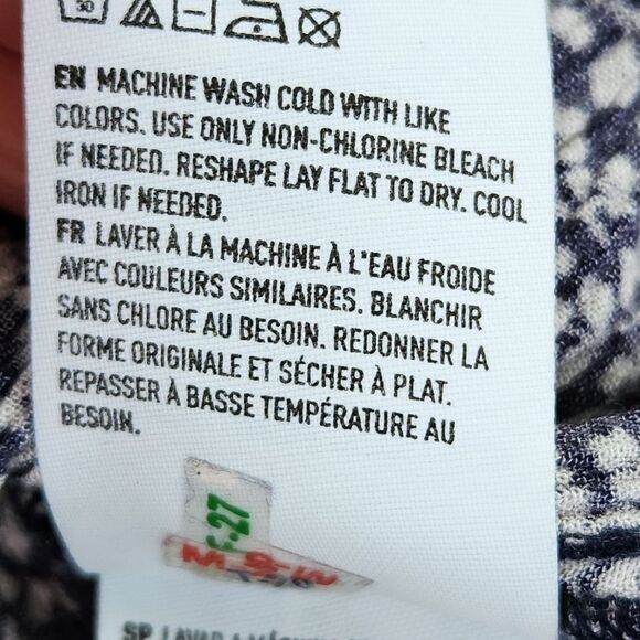 ☔️🍑American Eagle Blue Ruffle Lined Smocked Tube Top Medium - Picture 8 of 8